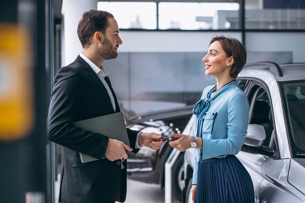 luxury-car-rental-dubai-cost-premium