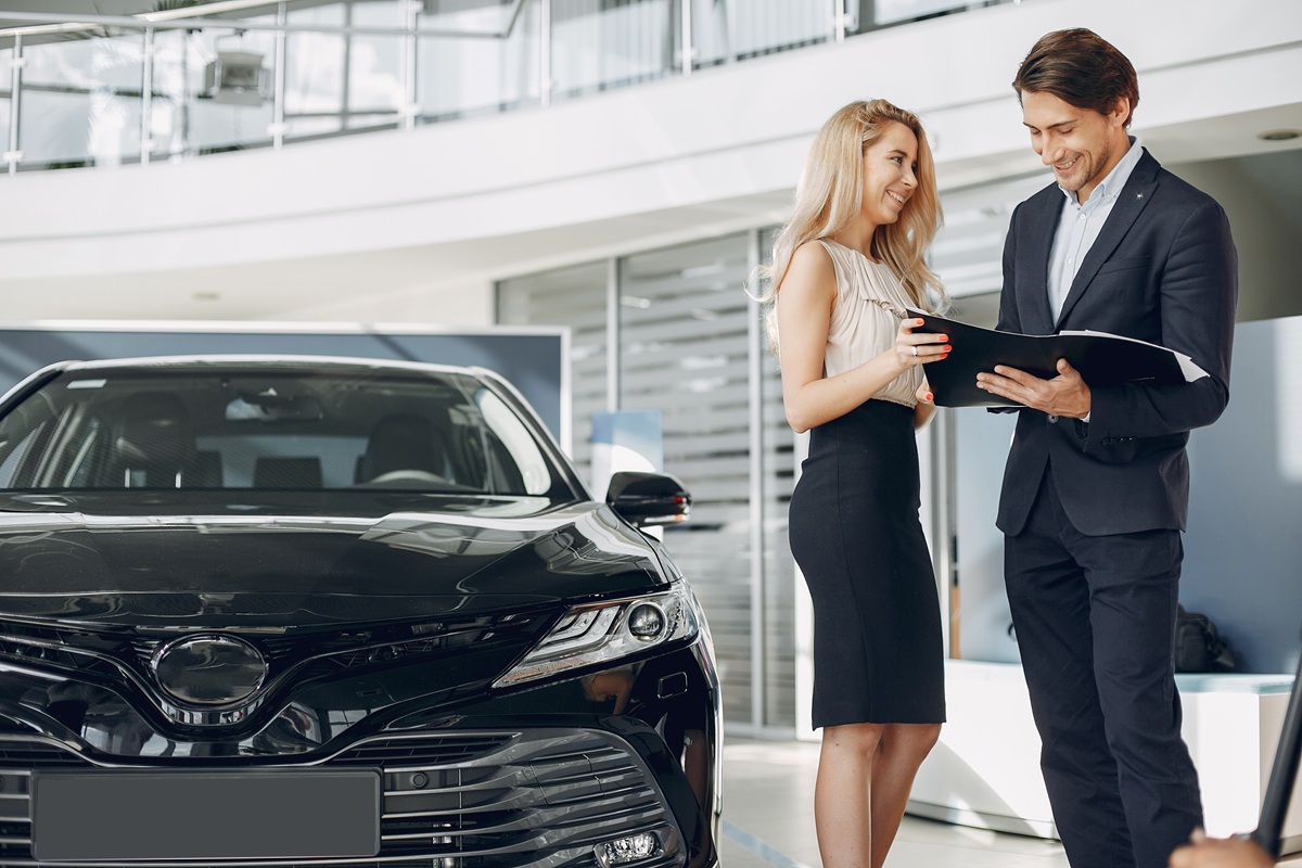 luxury-car-rental-dubai-stretch-limousine-vip-transportation